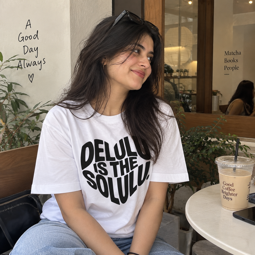🖤 DELULU IS THE SOLULU – UNISEX GRAPHIC T-SHIRT